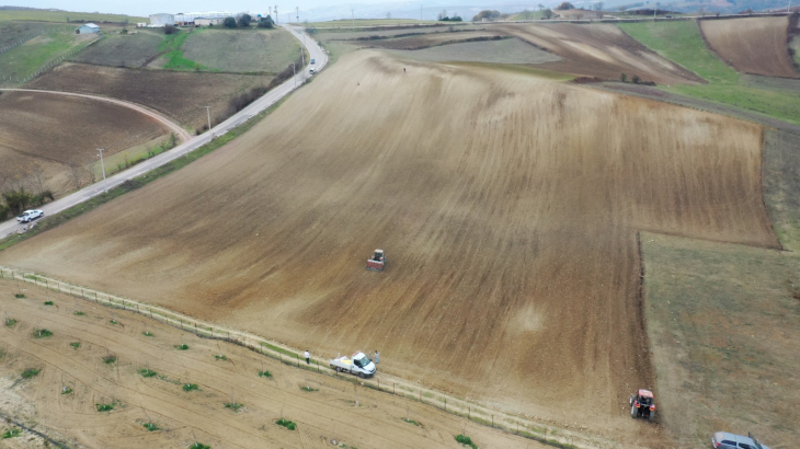 İzmit Belediyesi, Nusrat buğdaylarını Kozluca Köyü'nde toprakla buluşturdu