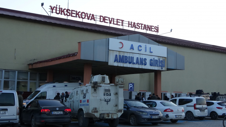 Yüksekova'da vahşet ! Biri doktor 3 kişi silahla vurulmuş halde bulundu