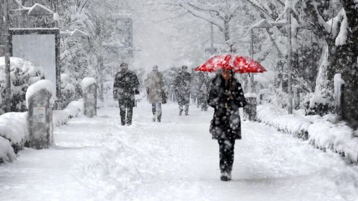 Atkı ve bereleri çıkarın ! Kar geliyor.. Meteorolojiden kar ve sağanak uyarısı