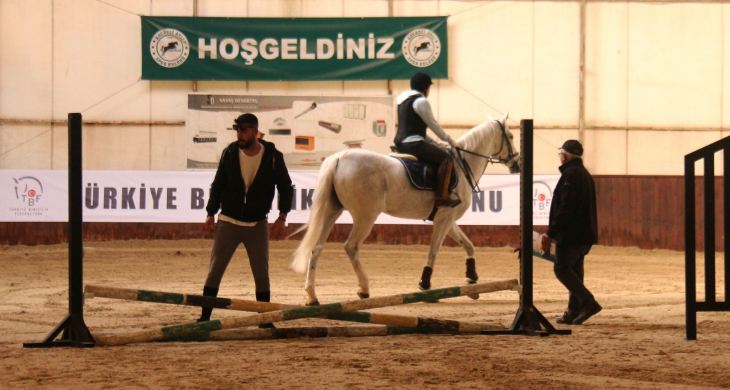 Binici adayları yazılı ve uygulamalı sınavdan geçti