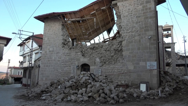 700 yıllık Meryem Ana Ortodoks Kilisesi depremde yıkıldı