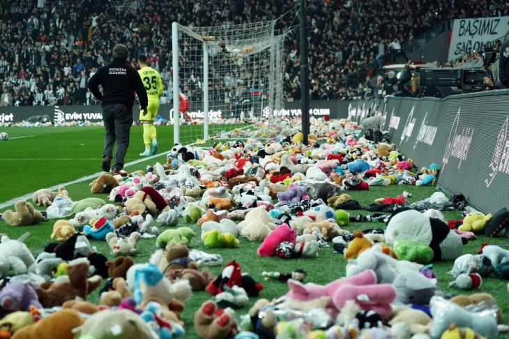 Beşiktaş'ın 'Bu oyuncak sana arkadaşım' kampanyası dünya basınında